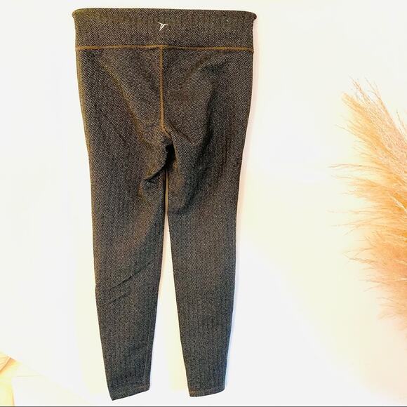 OLD NAVY ACTIVE Grey Black Go Dry Striped High Rise Ankle 7/8 Gym Leggings S - Picture 5 of 6